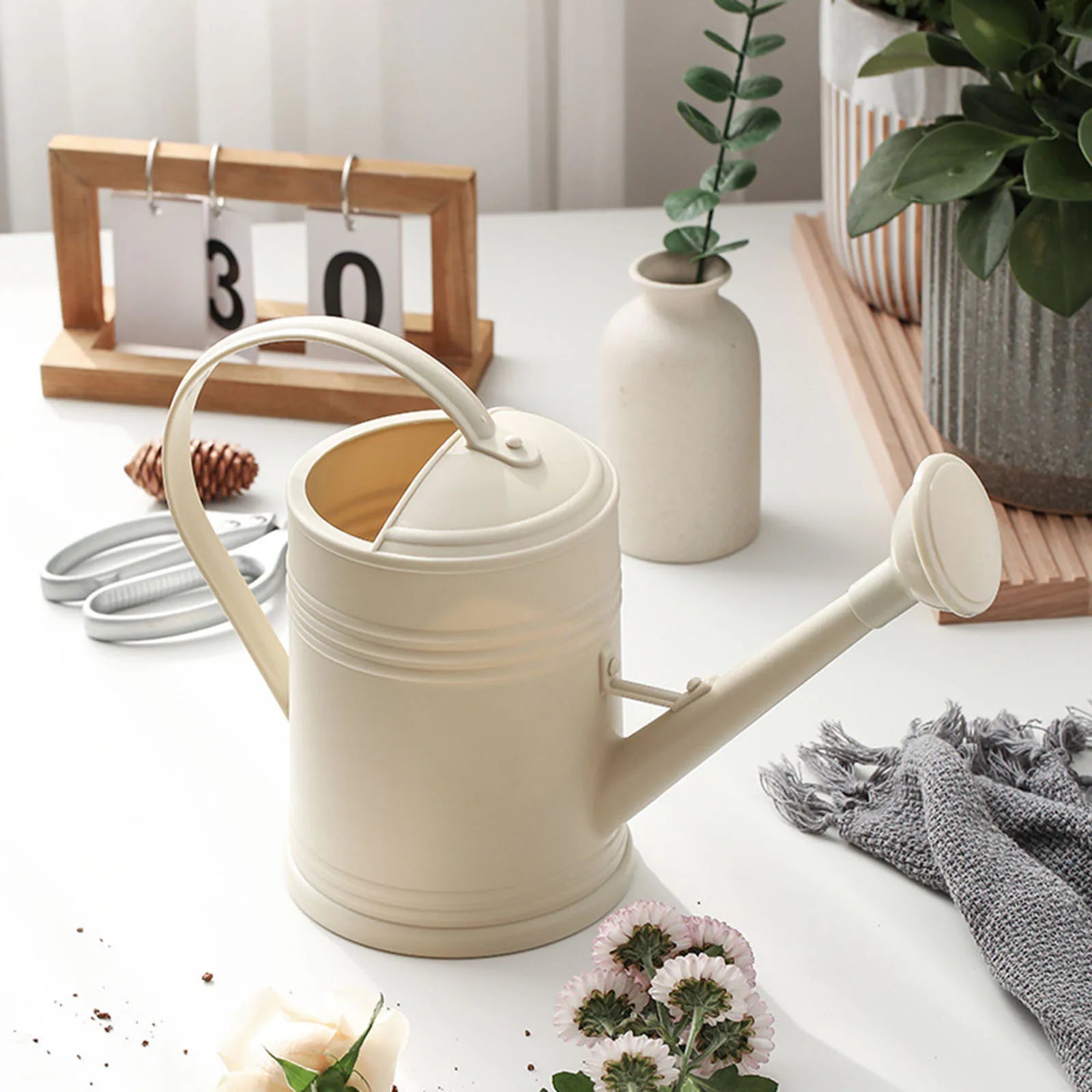 Watering Can Gardening Tool Accessories with Handle Lightweight Sprinkling 