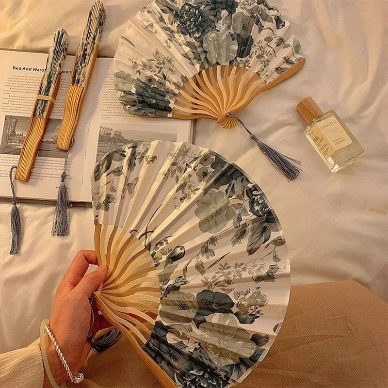 Chinese Style Silk Folding Fan – Vintage Bamboo Hand Fan