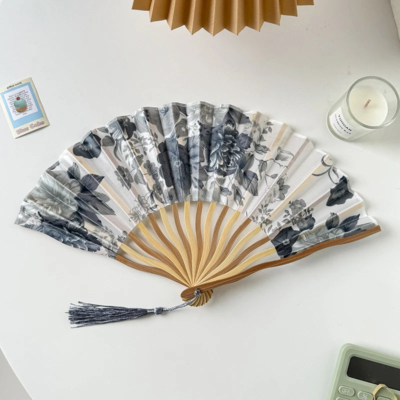 Chinese Style Silk Folding Fan – Vintage Bamboo Hand Fan